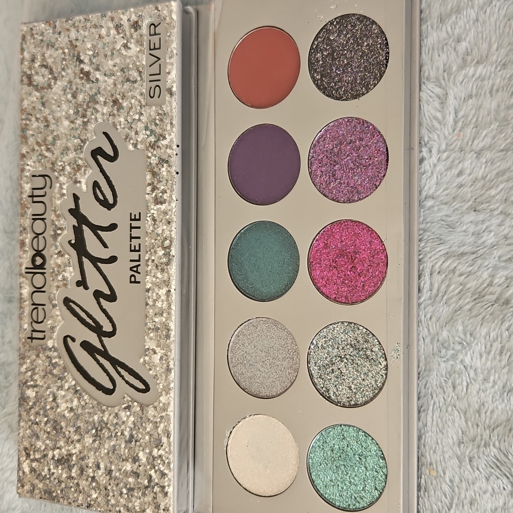 2 Glitter palettes rose gold and silver sealed nwt - Picture 3 of 4